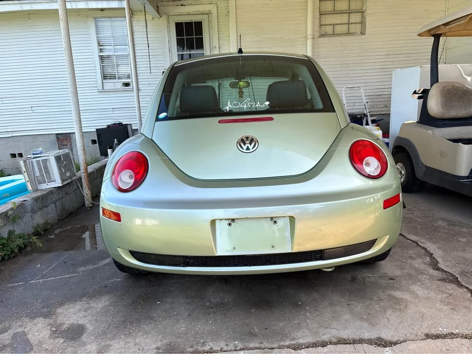 2010 Volkswagen New Beetle - Image 3 of 6