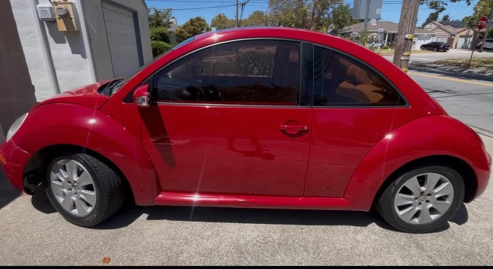 2010 Volkswagen New Beetle - Image 3 of 13