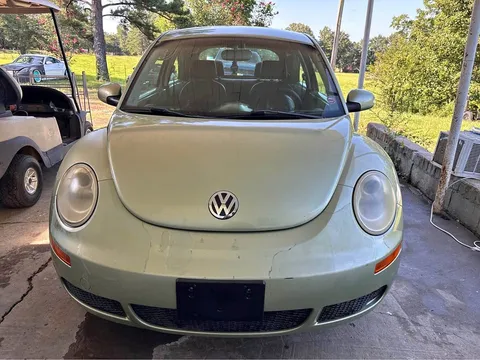 2010 Volkswagen Beetle 1.8T SE Hatchback 2D