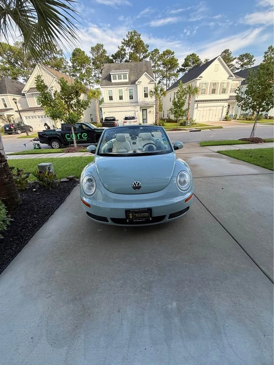 2010 Volkswagen New Beetle - Image 2 of 12