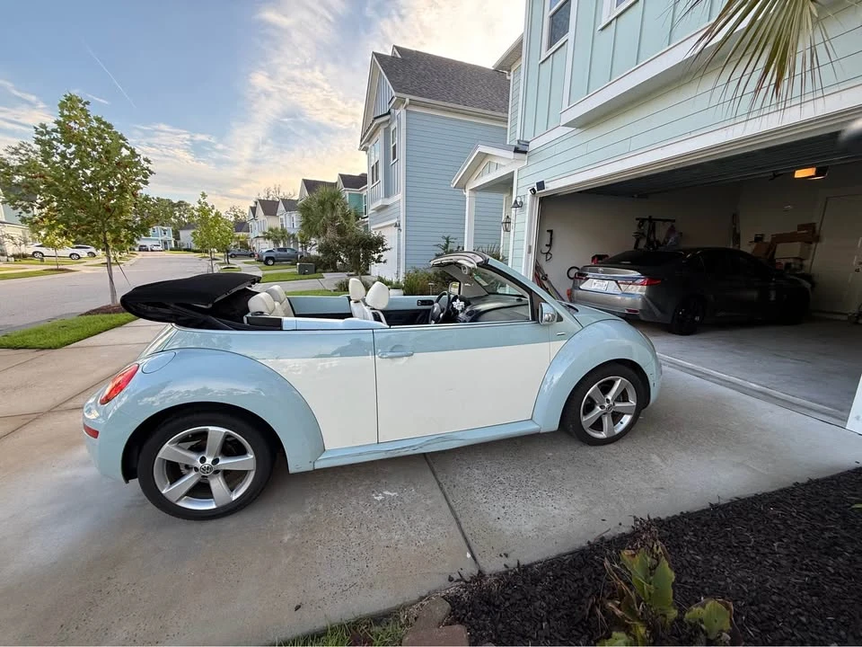 2010 Volkswagen New Beetle - Image 3 of 12