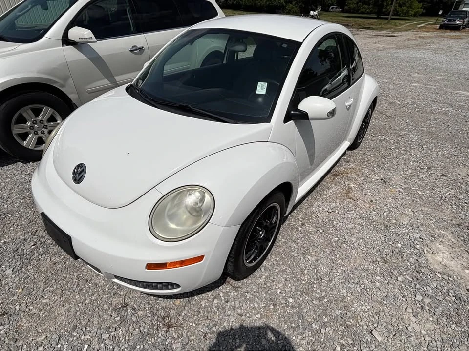 2010 Volkswagen New Beetle - Image 6 of 9
