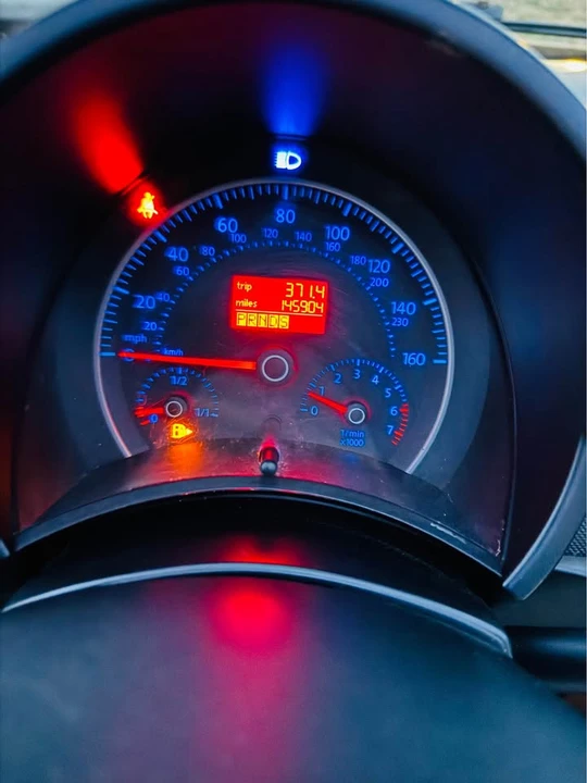 2010 Volkswagen New Beetle - Image 5 of 5