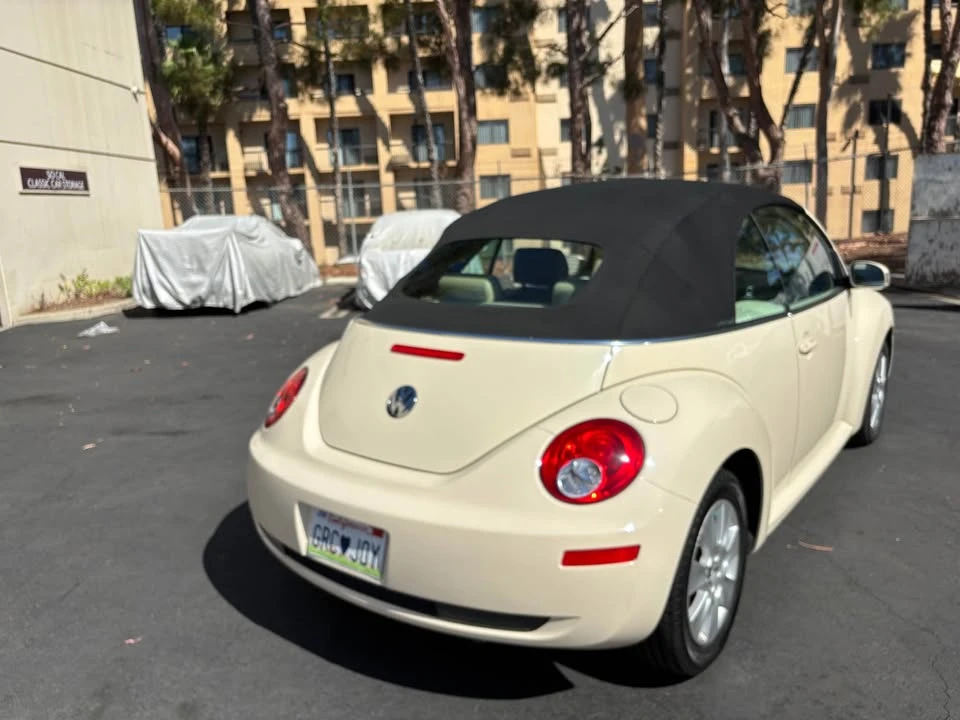 2010 Volkswagen New Beetle - Image 6 of 20