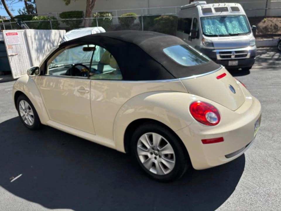 2010 Volkswagen New Beetle - Image 3 of 20