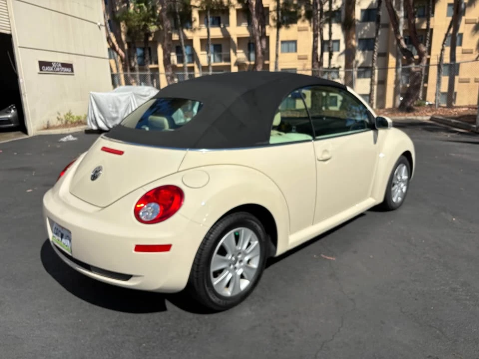 2010 Volkswagen New Beetle - Image 7 of 20