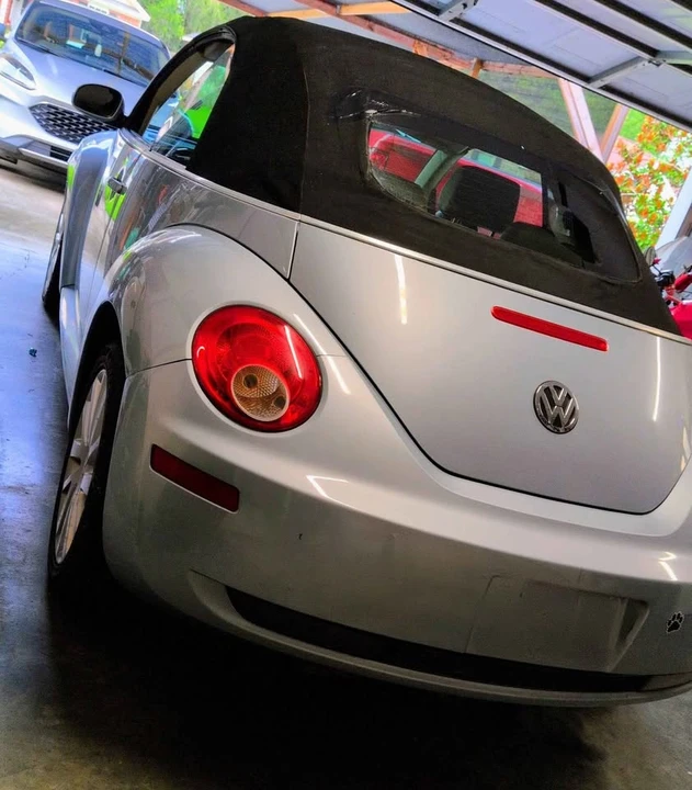 2010 Volkswagen New Beetle - Image 4 of 7