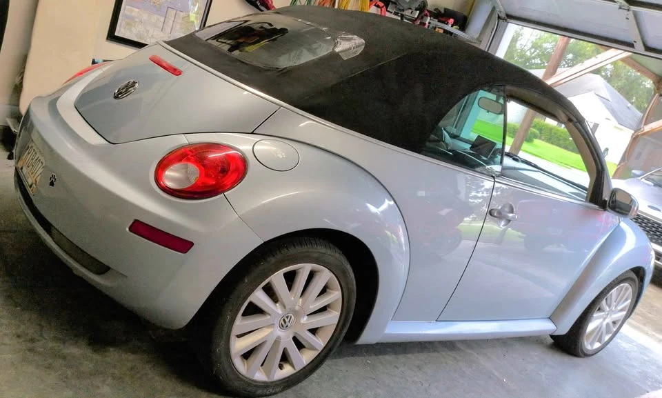 2010 Volkswagen New Beetle - Image 3 of 7