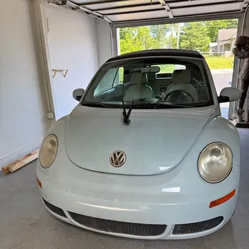 2010 Volkswagen Beetle 2.5L Convertible