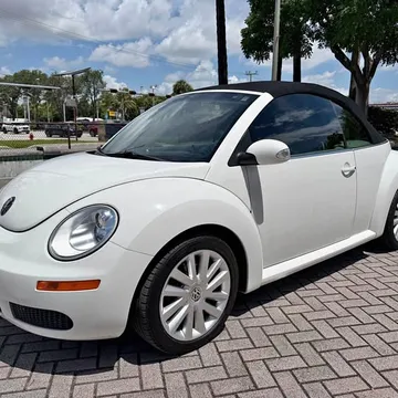 2010 Volkswagen Beetle 2.5L Convertible 2D