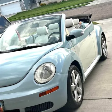 2010 Volkswagen Beetle 2.5L Convertible 2D