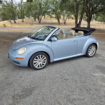 2010 Volkswagen Beetle 2.5L Convertible