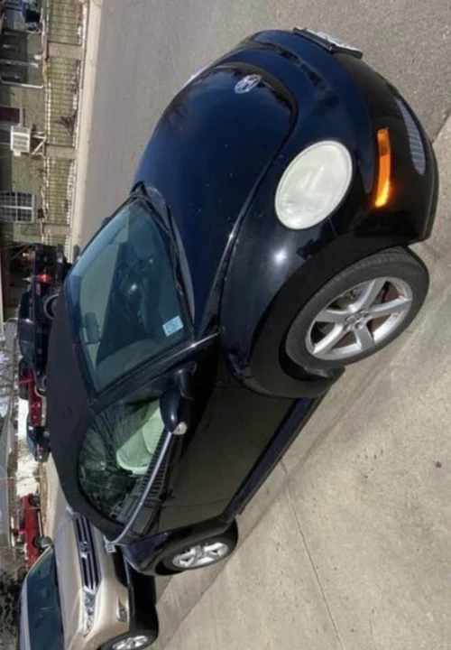 2010 Volkswagen New Beetle - Image 3 of 6