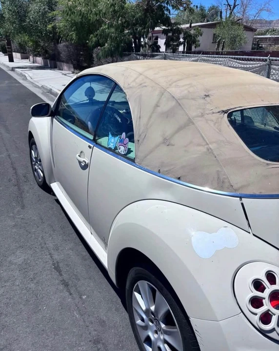 2010 Volkswagen New Beetle - Image 3 of 6