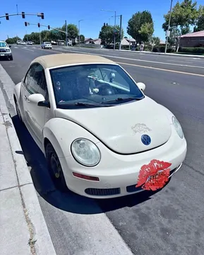 2010 Volkswagen Beetle 2.5L Convertible 2D