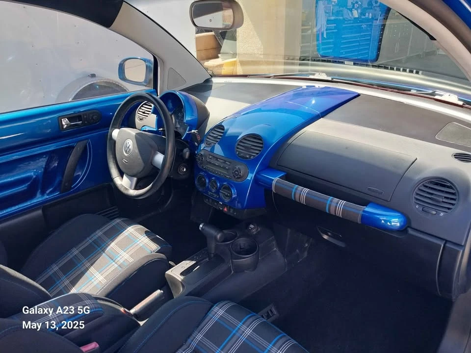 2010 Volkswagen New Beetle - Image 19 of 20