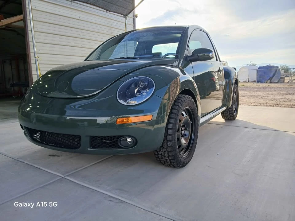 2010 Volkswagen New Beetle - Image 2 of 20