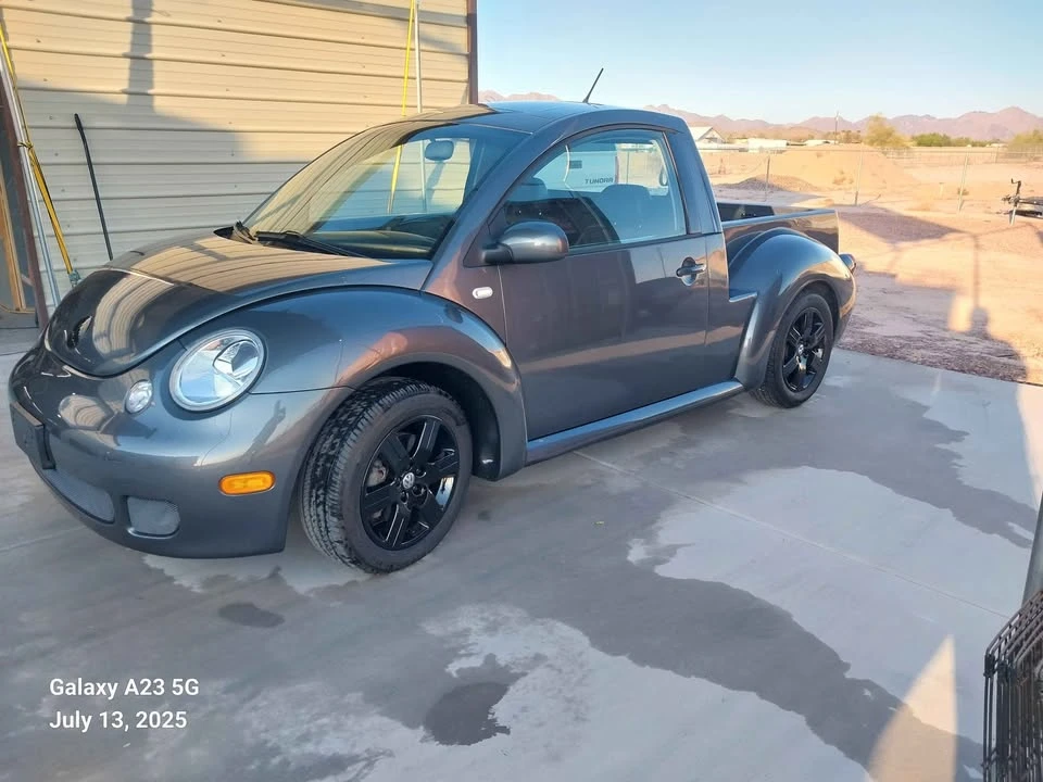 2010 Volkswagen New Beetle - Image 14 of 20