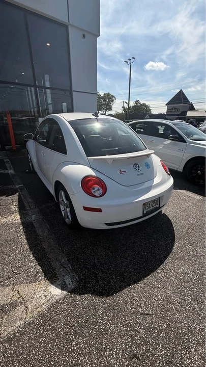 2010 Volkswagen New Beetle - Image 3 of 3