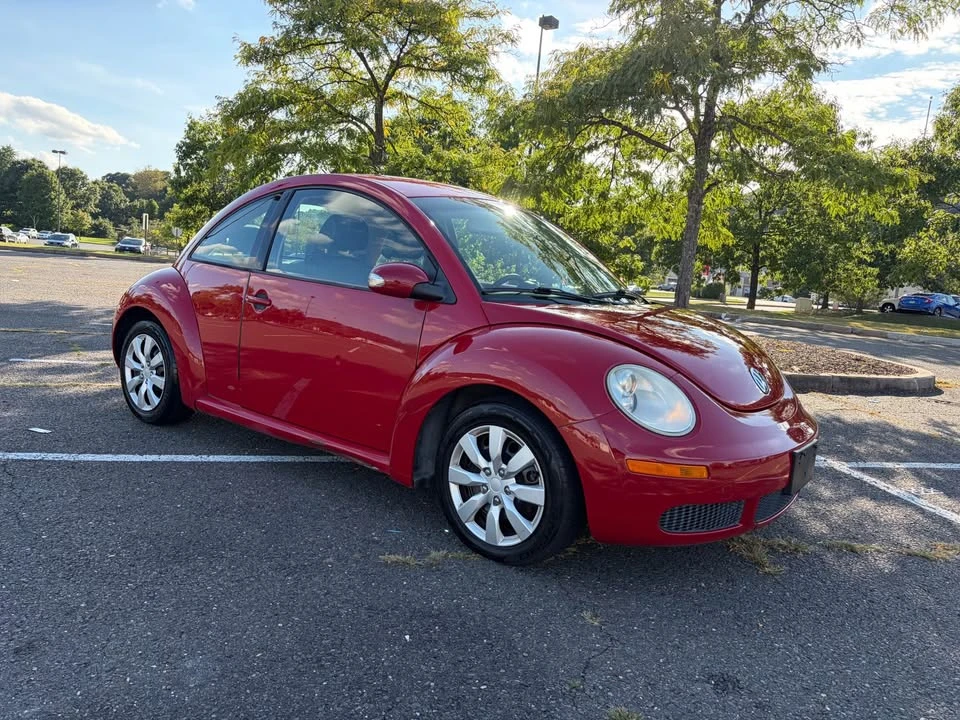 2010 Volkswagen New Beetle - Image 5 of 20