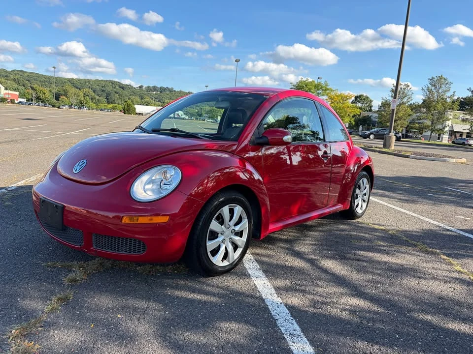 2010 Volkswagen New Beetle - Image 2 of 20