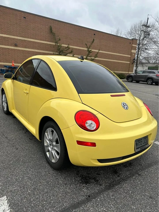 2010 Volkswagen New Beetle - Image 7 of 14