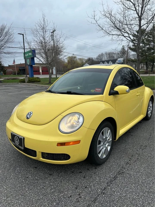 2010 Volkswagen New Beetle - Image 4 of 14