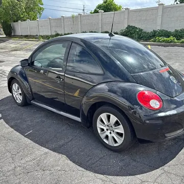 2010 Volkswagen Beetle 2.5L Hatchback 2D