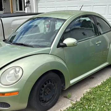 2010 Volkswagen Beetle 2.5L Hatchback 2D