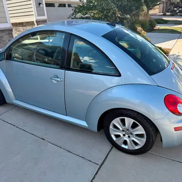 2010 Volkswagen Beetle 2.5L Hatchback 2D