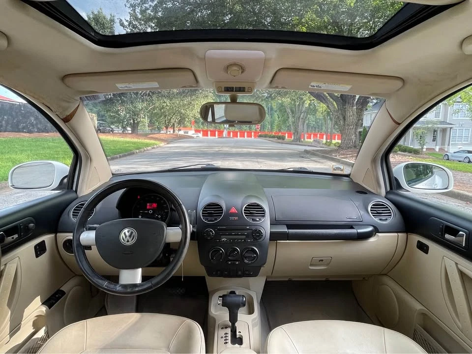 2010 Volkswagen New Beetle - Image 19 of 19