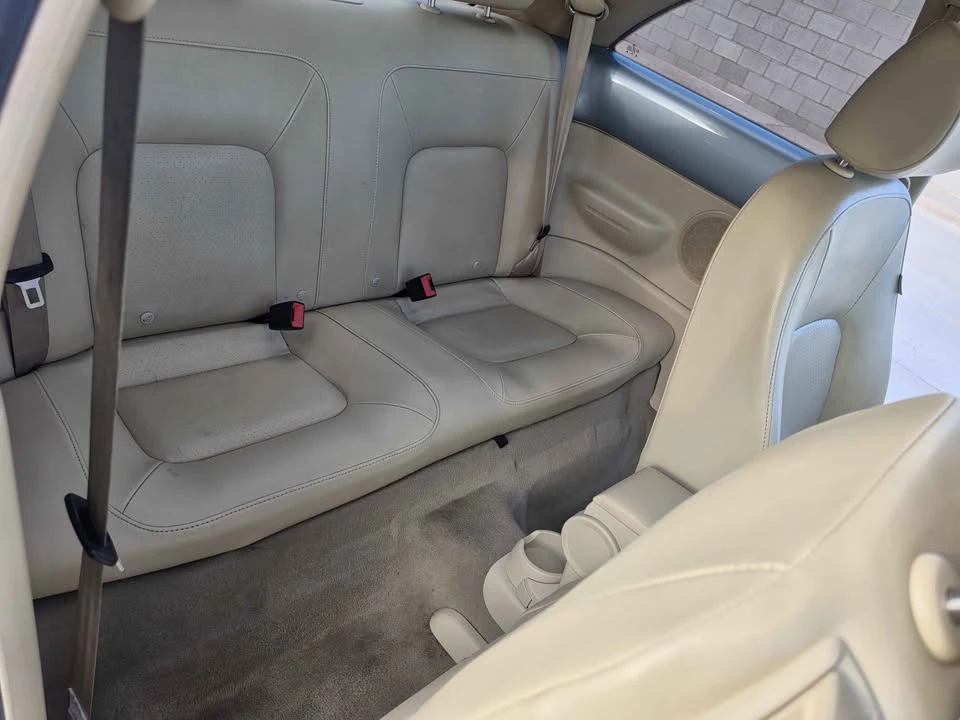 2010 Volkswagen New Beetle - Image 9 of 10