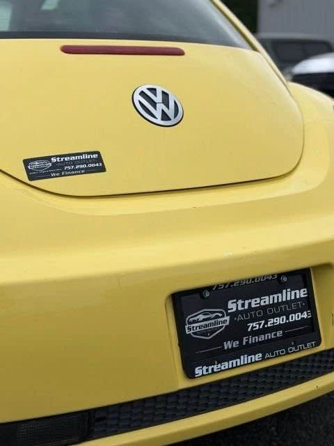 2010 Volkswagen New Beetle - Image 13 of 19