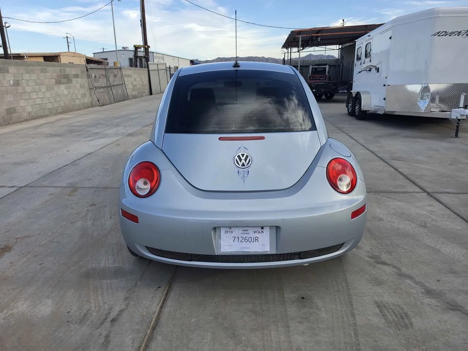 2010 Volkswagen New Beetle - Image 4 of 10