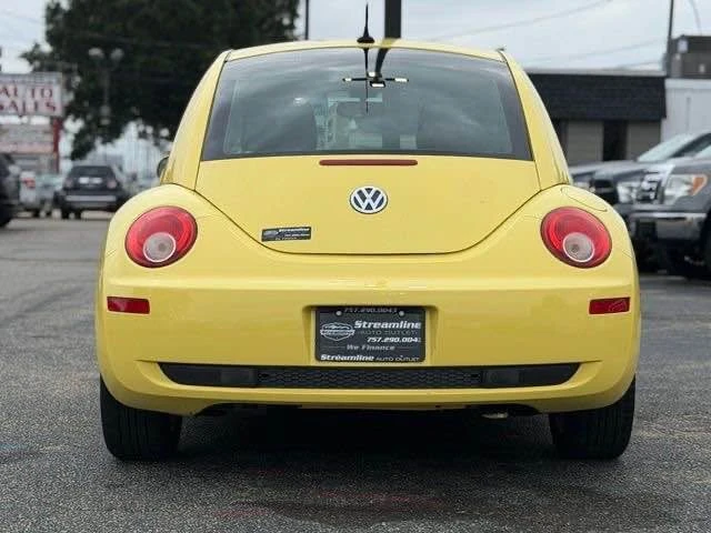2010 Volkswagen New Beetle - Image 9 of 19