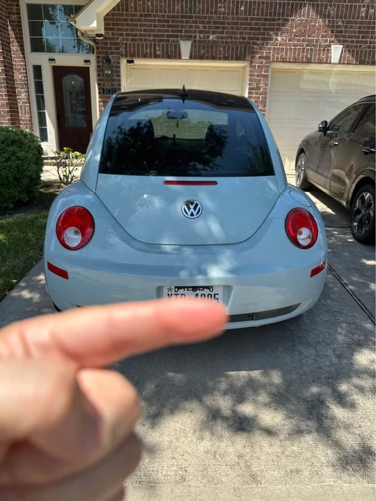 2010 Volkswagen New Beetle - Image 6 of 20