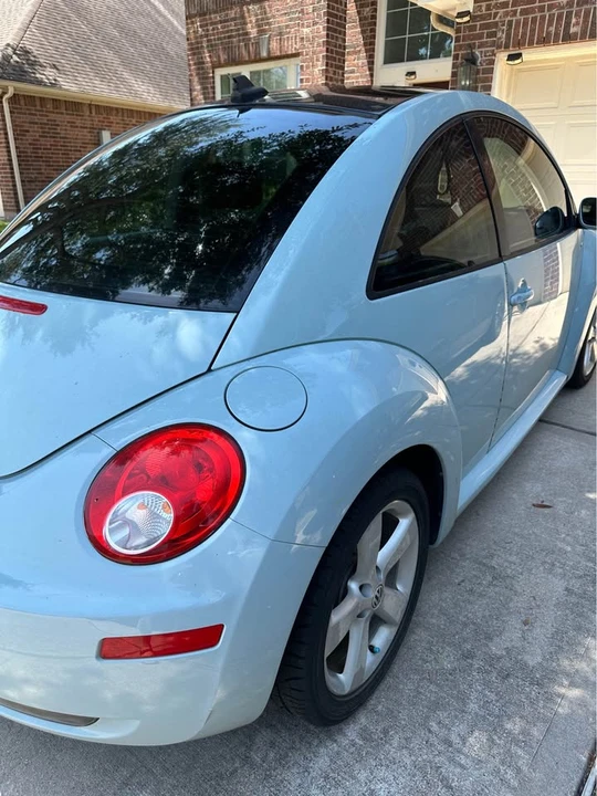 2010 Volkswagen New Beetle - Image 5 of 20