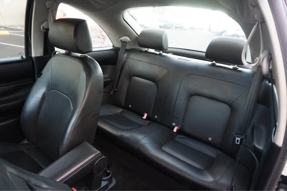 2010 Volkswagen New Beetle - Image 5 of 19