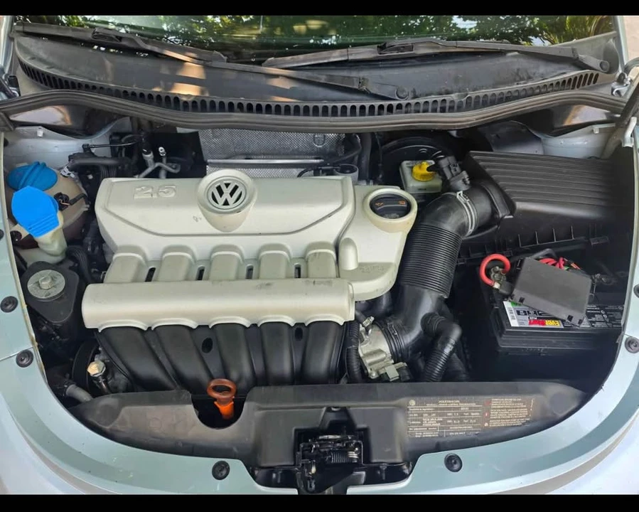 2010 Volkswagen New Beetle - Image 13 of 13