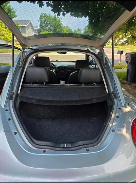 2010 Volkswagen New Beetle - Image 11 of 13