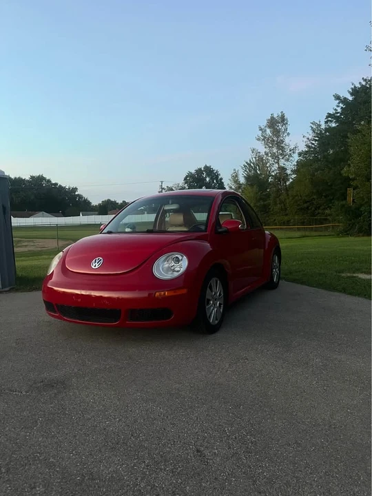 2010 Volkswagen New Beetle - Image 3 of 5