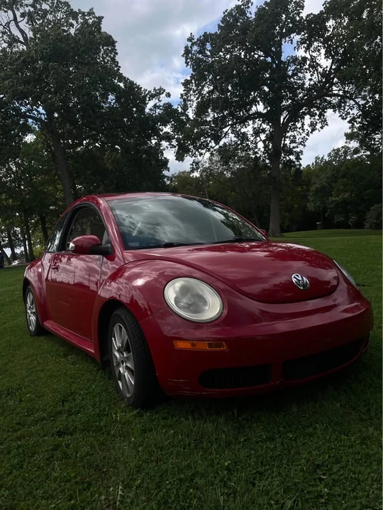 2010 Volkswagen New Beetle - Image 5 of 5