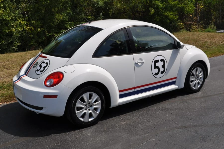 2010 Volkswagen New Beetle - Image 11 of 12