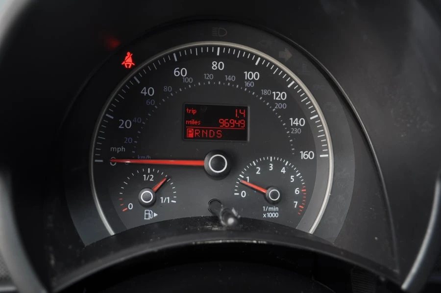 2010 Volkswagen New Beetle - Image 6 of 12