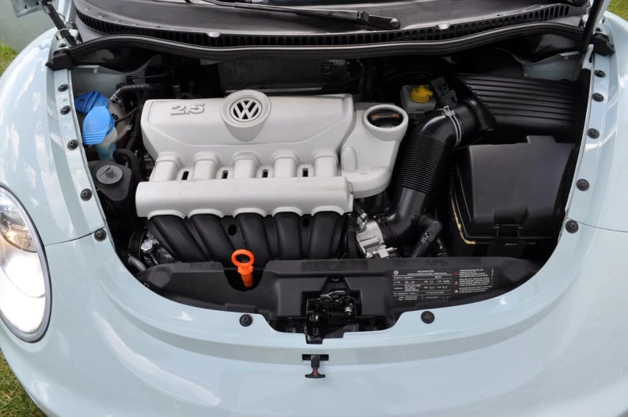 2010 Volkswagen New Beetle - Image 7 of 9