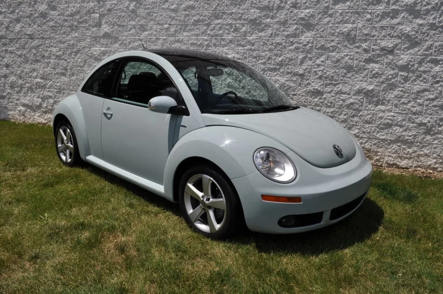 2010 Volkswagen New Beetle - Image 9 of 9