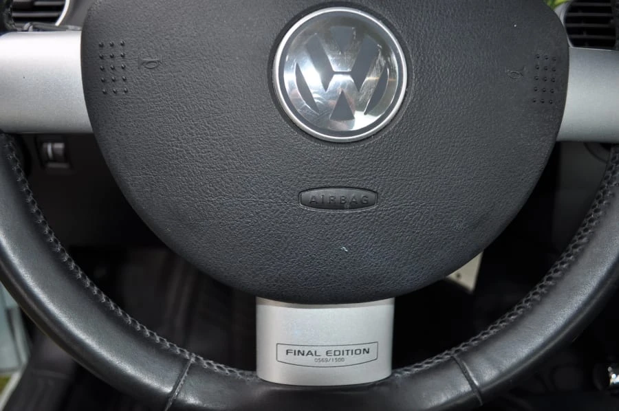 2010 Volkswagen New Beetle - Image 6 of 12