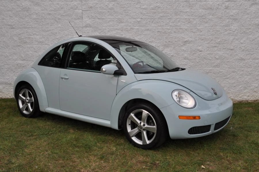 2010 Volkswagen New Beetle - Image 12 of 12