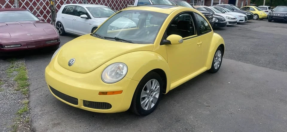 2010 Volkswagen New Beetle - Image 6 of 14