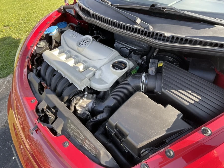 2010 Volkswagen New Beetle - Image 13 of 14